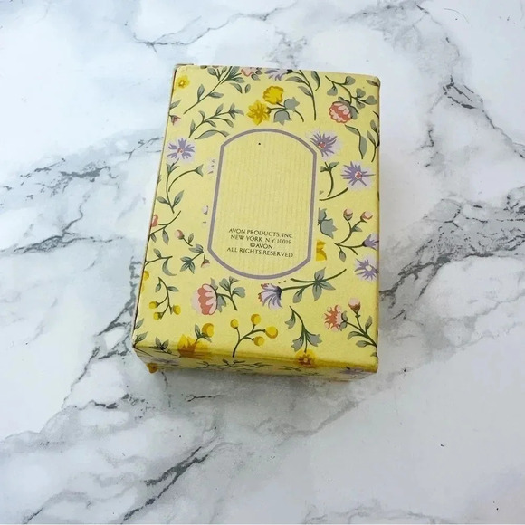 AVON Fragranced Soap County Gardens‎ 2oz - Picture 3 of 3